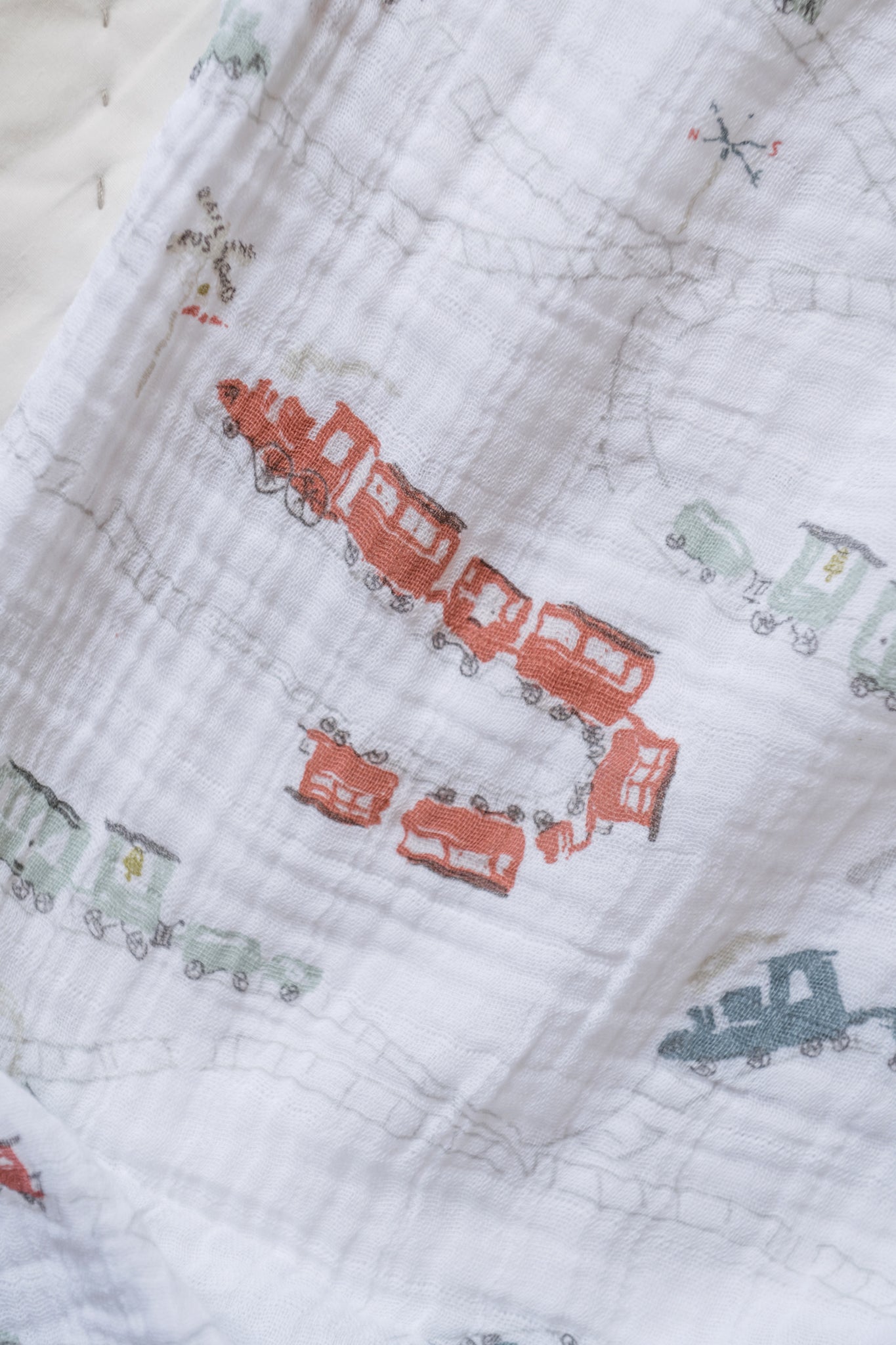 Pehr -Swaddle-Locomotive-4