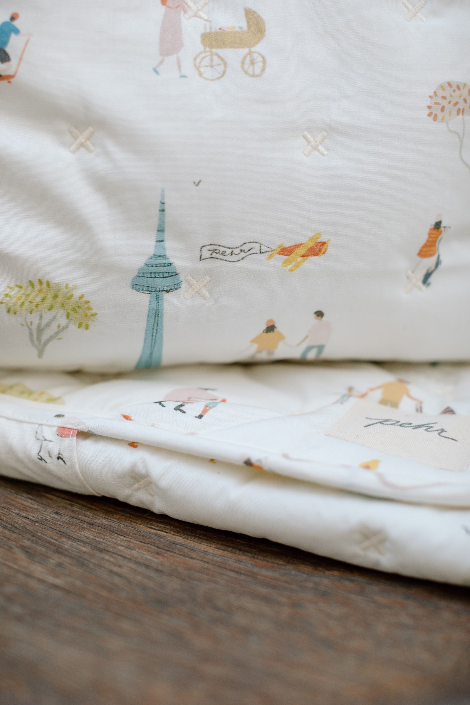 Pehr-On The Go Pouch-Explore the World Medium-5