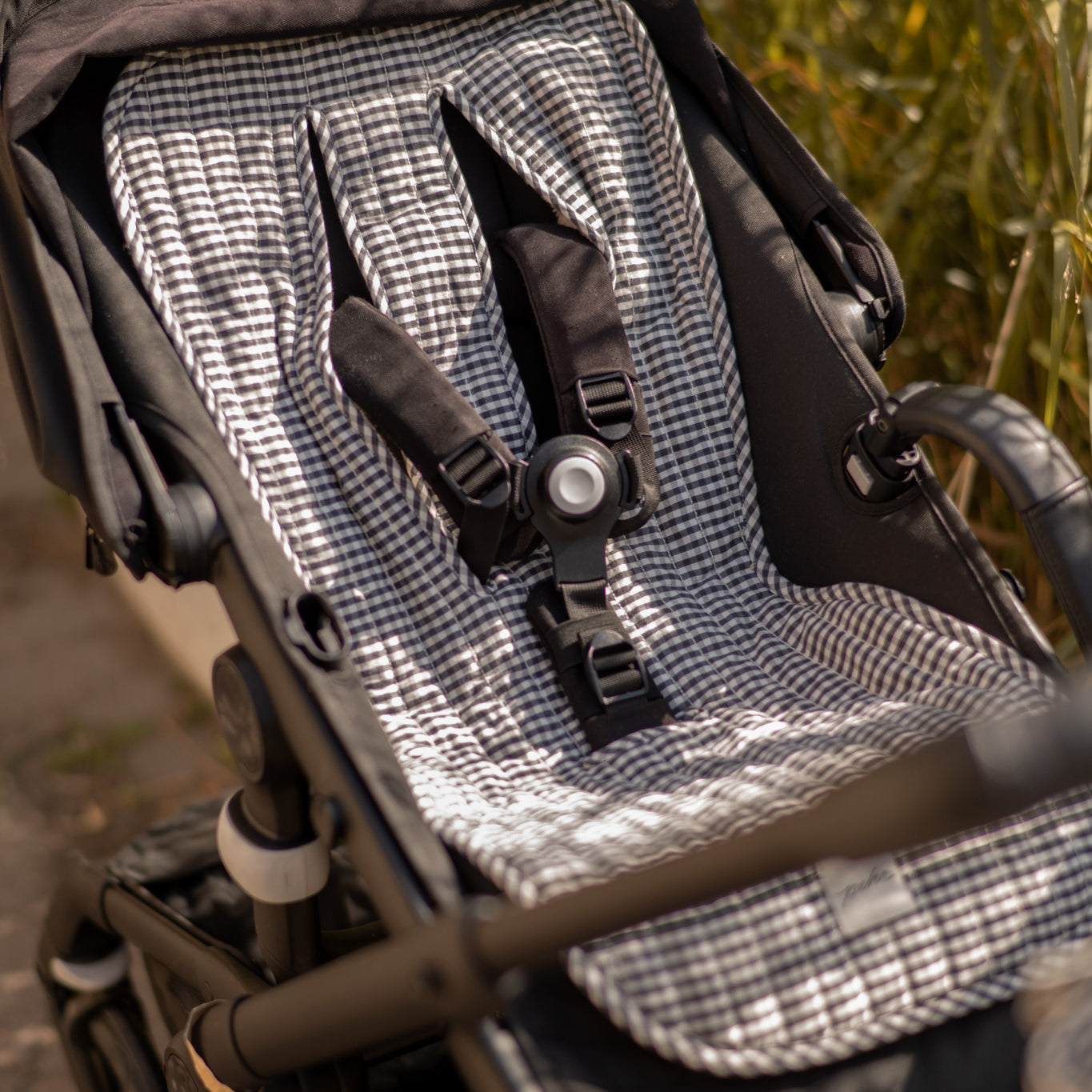 Pehr-Reversible Stroller Insert-Gingham Indigo /Sherpa-2