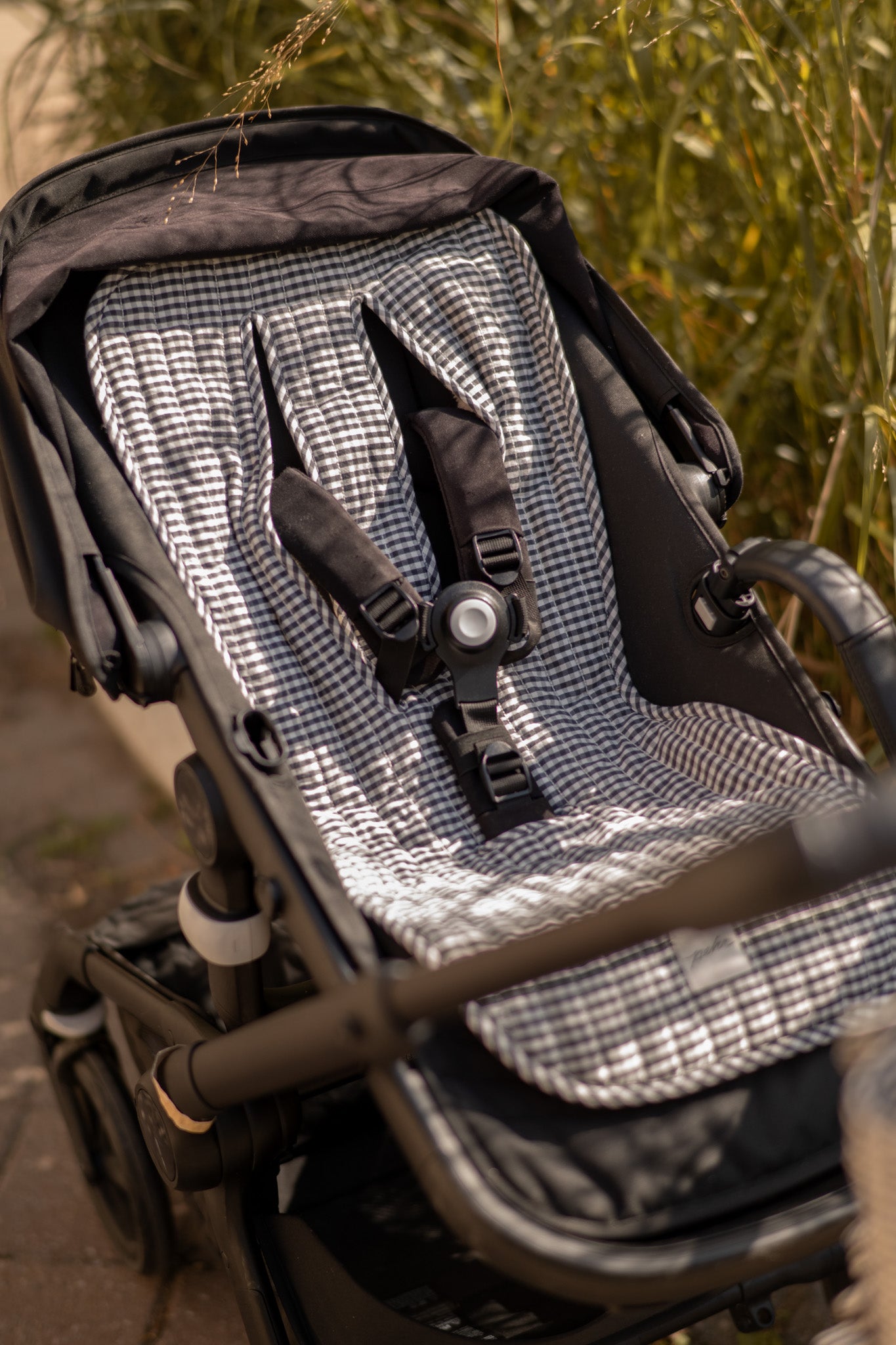 Pehr-Reversible Stroller Insert-Gingham Indigo /Sherpa-2